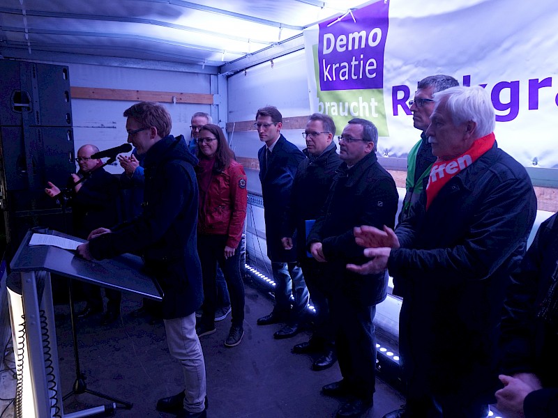 Es gab auch Redebeiträge der SäBiG, hier vom Geschäftsführer Eric Hattke.